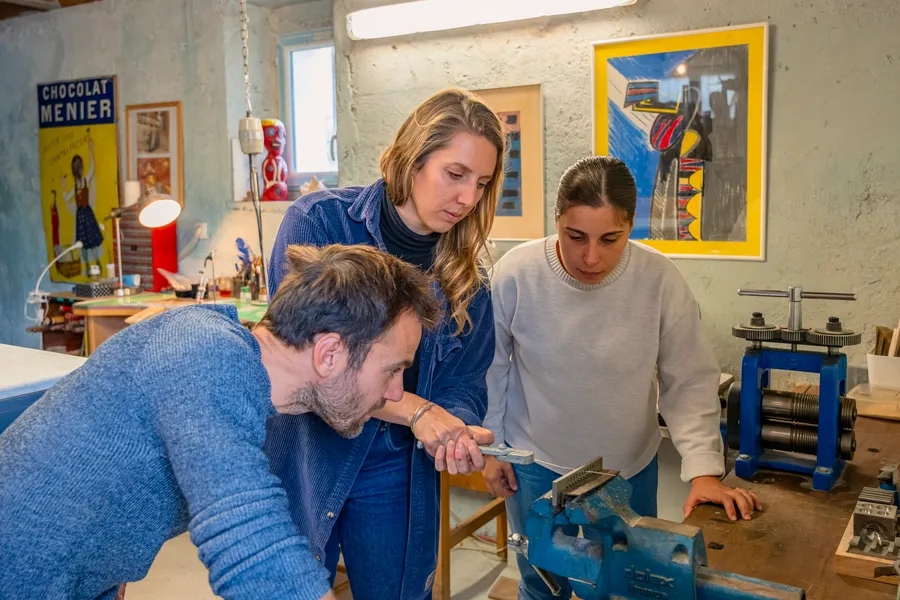 Réalisez votre pendentif en argent avec Fanny - Image n°1 - Wecandoo