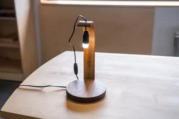 Réalisez votre lampe de chevet en steambending
