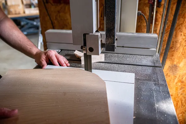 Fabriquez votre planche à découper et votre spatule en bois avec David - Image n°3 - Wecandoo