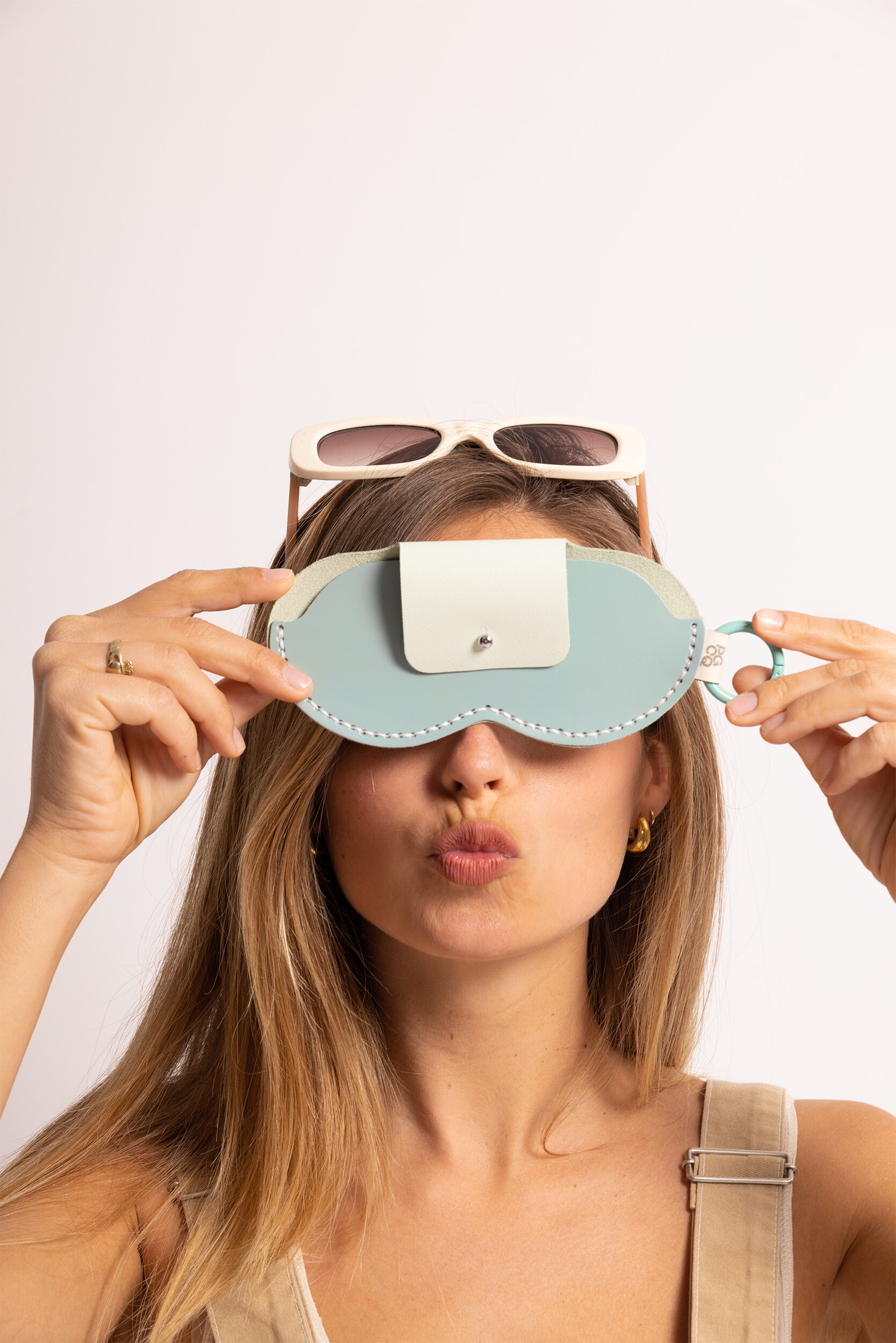 Fabriquez deux accessoires en cuir