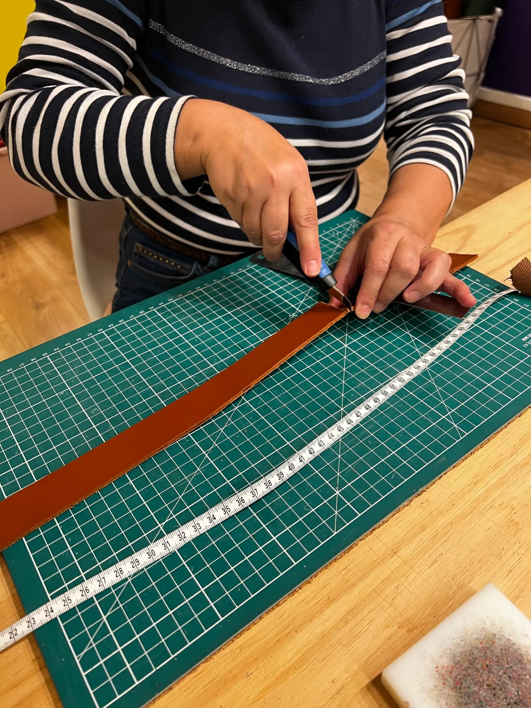 Réalisez votre ceinture en cuir avec Julie et son équipe - Image n°1 - Wecandoo