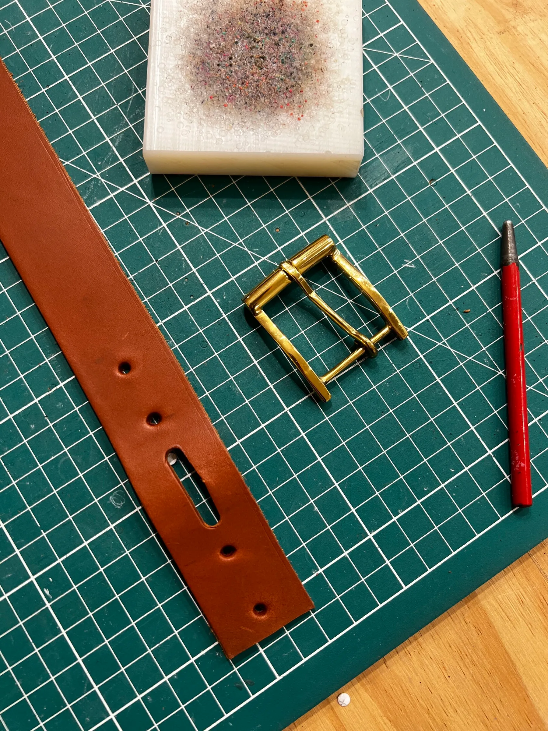 Réunissez votre équipe et réalisez vos ceintures en cuir avec Julie - Image n°4 - Wecandoo