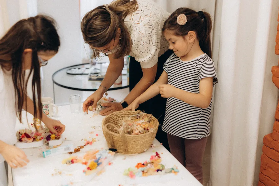 Fleurissez la première lettre de votre prénom en famille avec Laurène - Image n°1 - Wecandoo