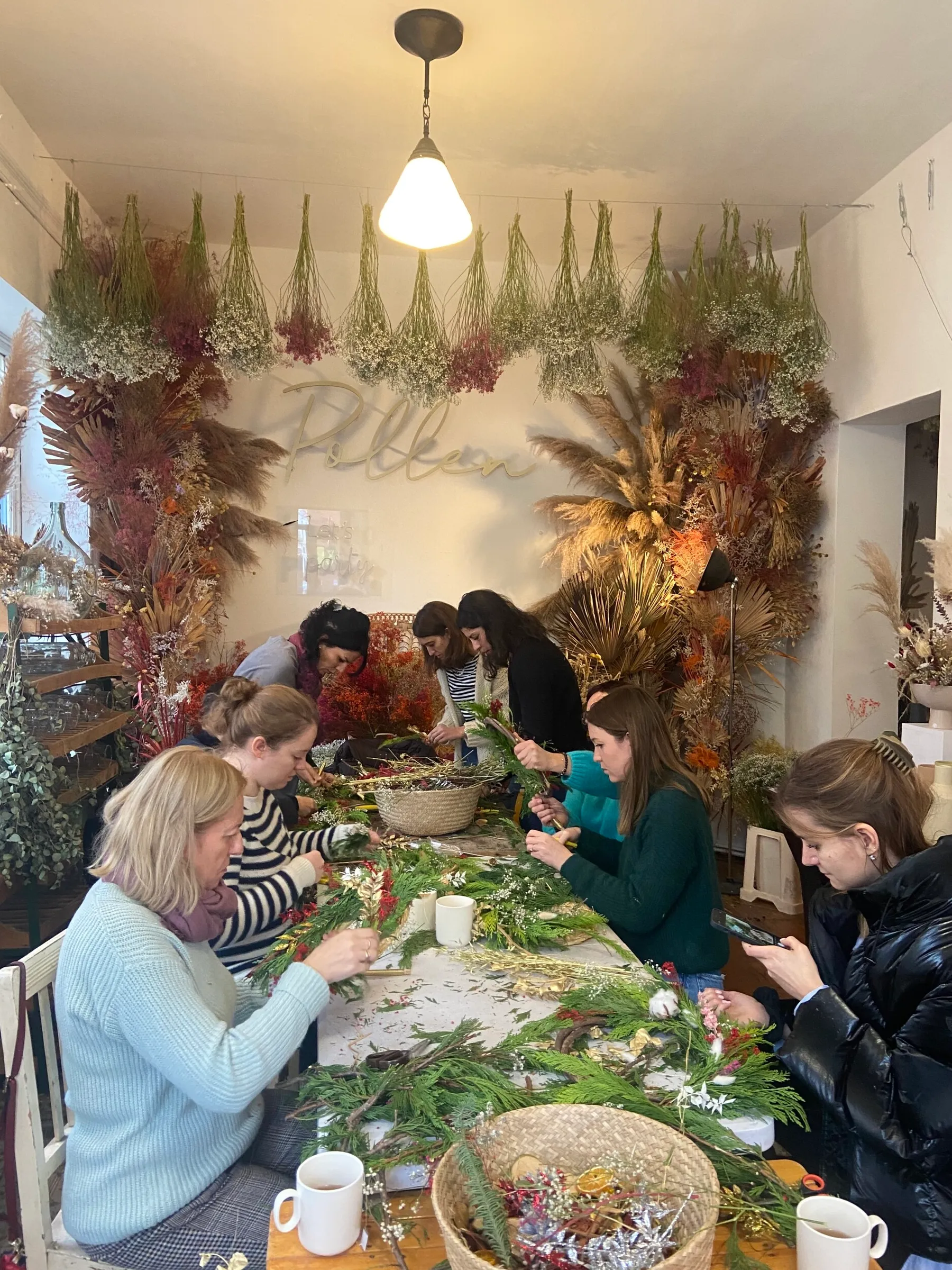 Émerveillez votre équipe et réalisez votre bouquet ou votre accessoire en fleurs séchées avec Aurélie - Image n°2 - Wecandoo