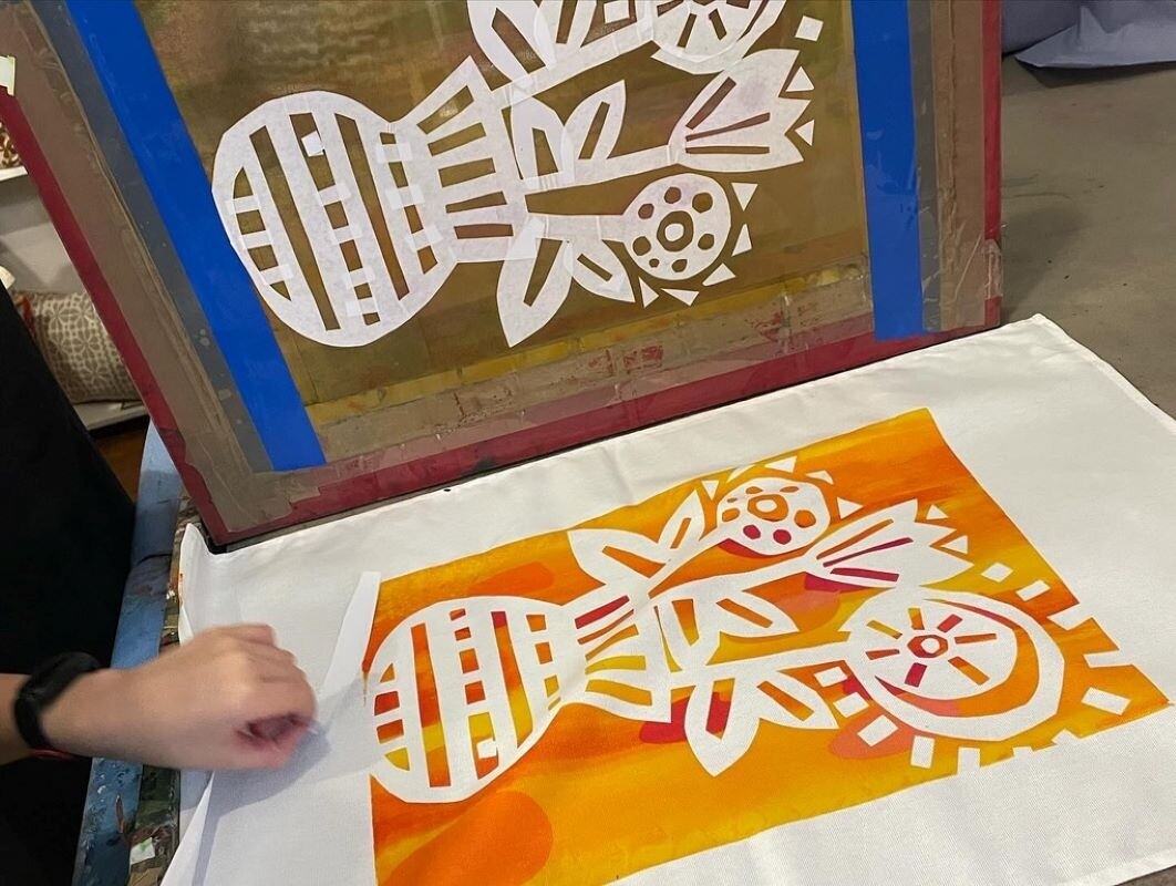 Wecandoo - Explore the exciting world of screen printing on fabric with Helen - Image n°6