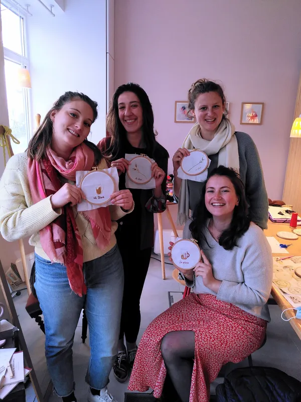 Réunissez votre équipe et brodez vos textiles avec Lou - Image n°1 - Wecandoo