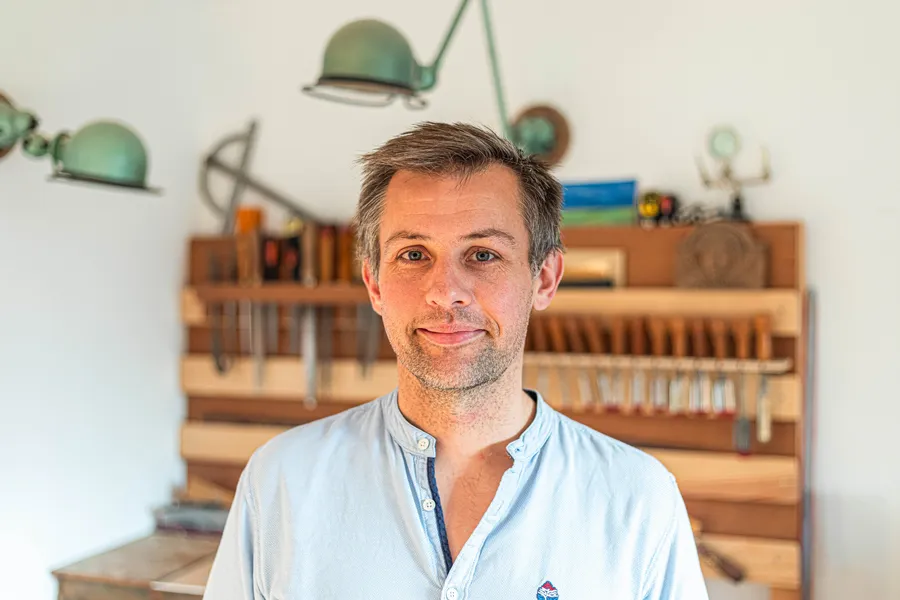 Aurélien : Sculpteur sur bois à Dordogne (24)