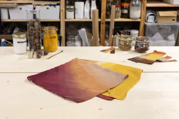Réalisez votre foulard en soie en teinture végétale