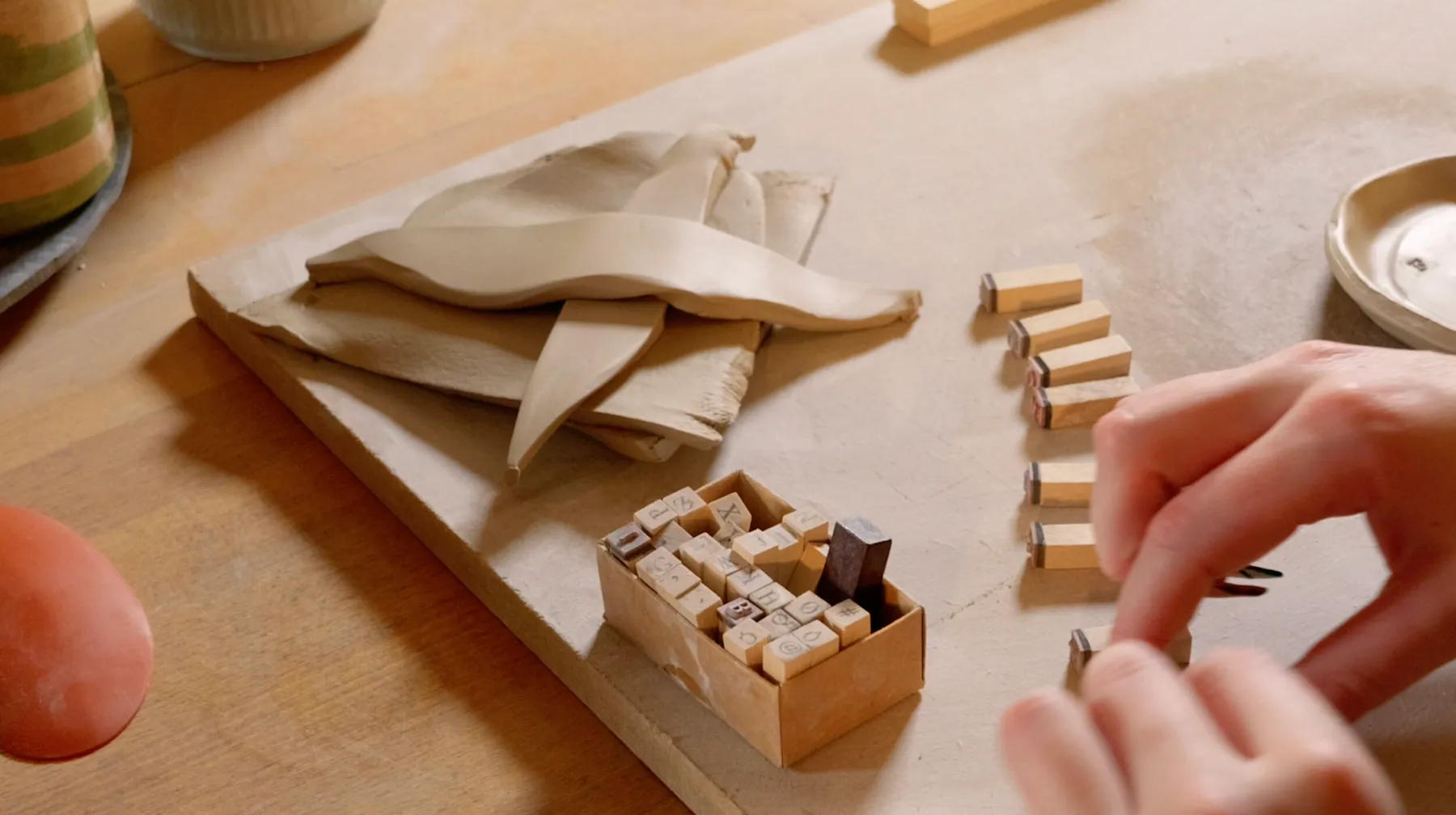 Initiez-vous au modelage et au décor sur céramique - Afbeelding nr. 3 - Wecandoo