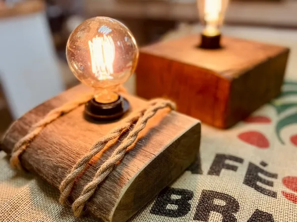 Wecandoo - Make your own reclaimed wood lamp