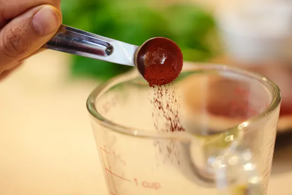 Fabriquez votre rouge à lèvres naturel dans le Viaduc des Arts avec Manon - Image n°2 - Wecandoo