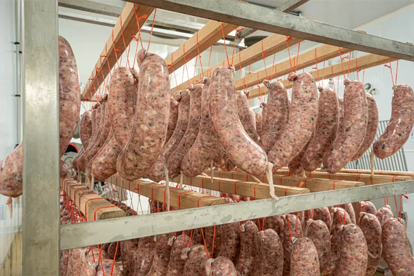 Visitez une charcuterie et participez à une dégustation avec Fabien - Image n°2 - Wecandoo