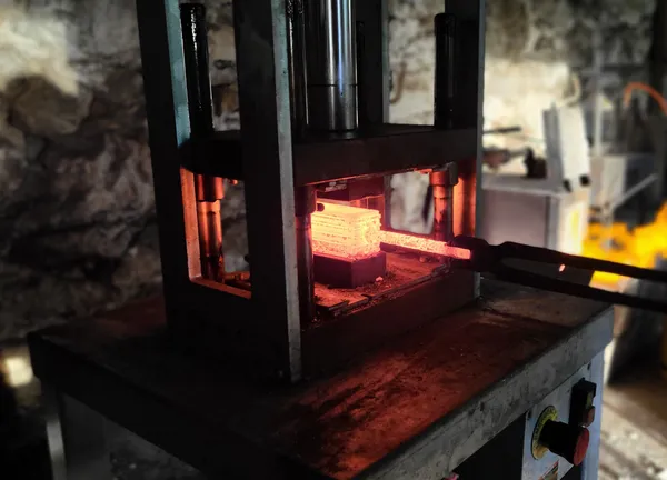 Forgez votre damas et fabriquez votre couteau pliant de A à Z - 3 J - Image n°5 - Wecandoo