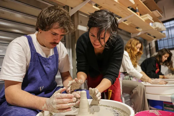 Initiez-vous au tour de potier avec Emmanuelle - Image n°3 - Wecandoo