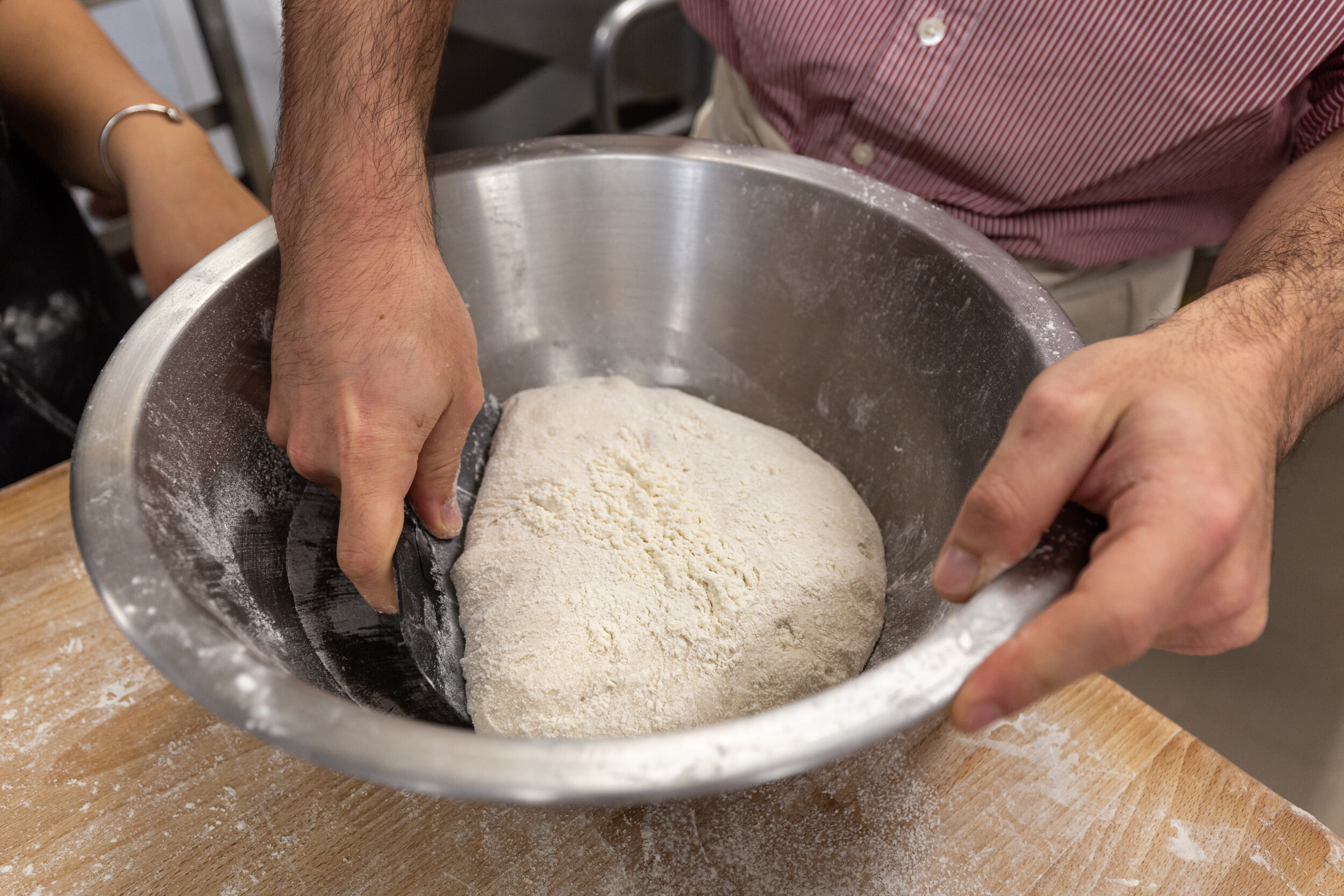 Wecandoo - Fabriquez votre pain au levain et votre baguette tradition avec Clémence et Emilia - Image n°2