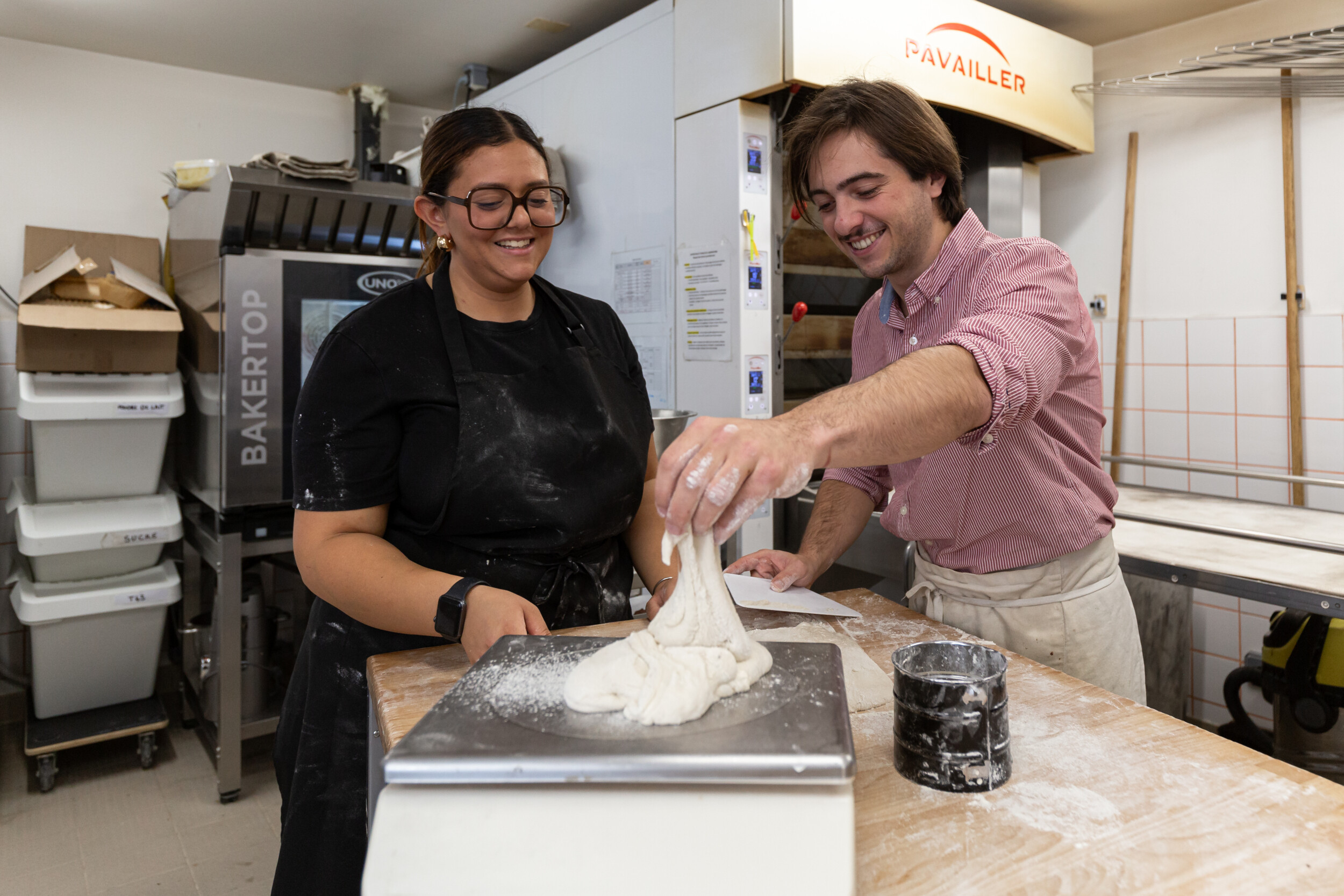 Wecandoo - Fabriquez votre pain au levain et votre baguette tradition avec Clémence et Emilia - Image n°6