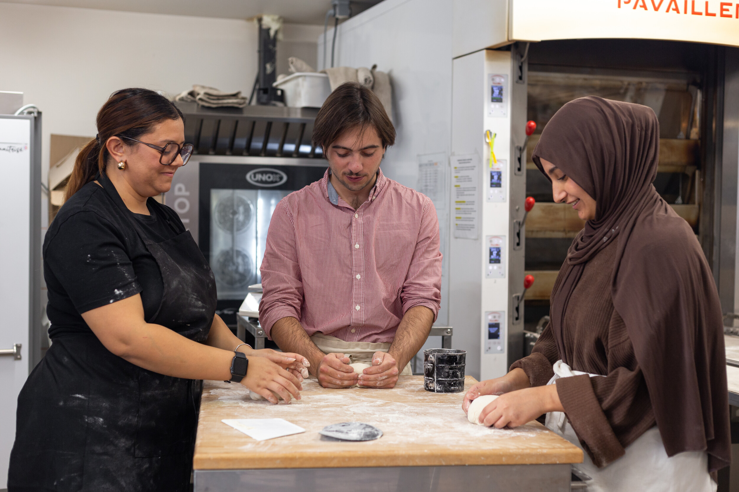 Wecandoo - Fabriquez votre pain au levain et votre baguette tradition avec Clémence et Emilia - Image n°8