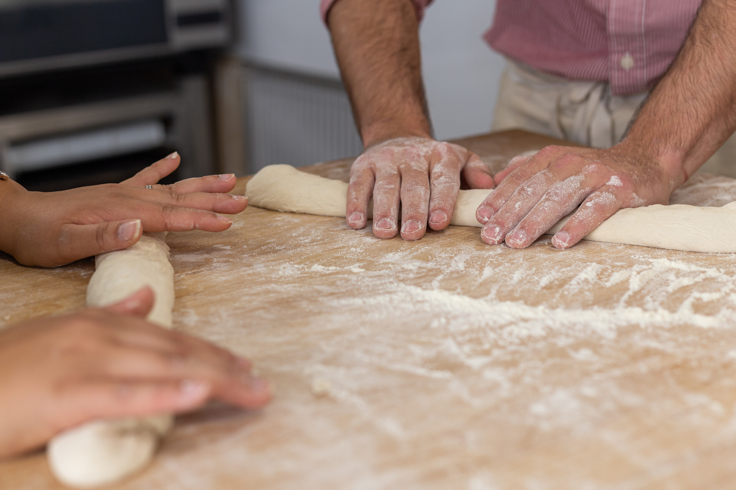 Wecandoo - Fabriquez votre pain au levain et votre baguette tradition avec Clémence et Emilia - Image n°5