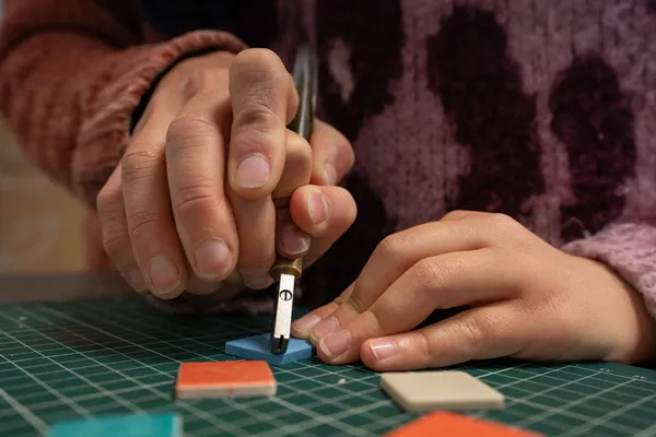 Initiez-vous à la mosaïque en duo avec votre enfant accompagnés par Cécile - Image n°3 - Wecandoo