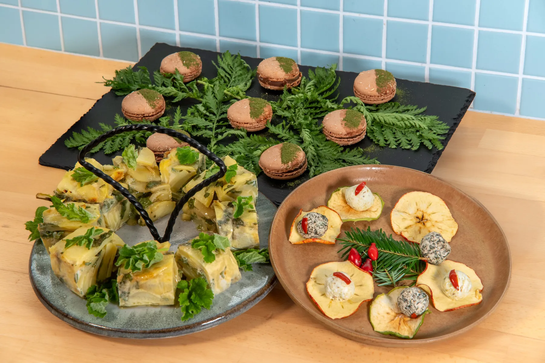 Réalisez vos bouchées apéritives et cocktails à base de plantes sauvages avec Milena et Anna - Image n°1 - Wecandoo