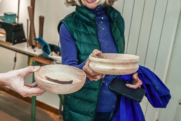 Réalisez votre saladier au tour à bois sur une journée avec Lune - Image n°5 - Wecandoo