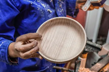 Réalisez vos assiettes au tour à bois