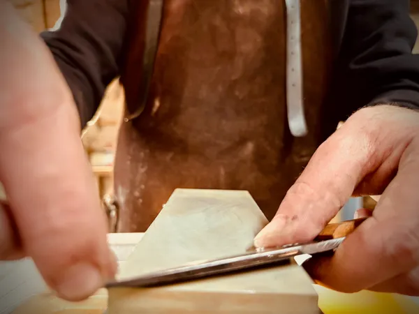 Apprenez à aiguiser votre couteau avec Timothée - Image n°5 - Wecandoo