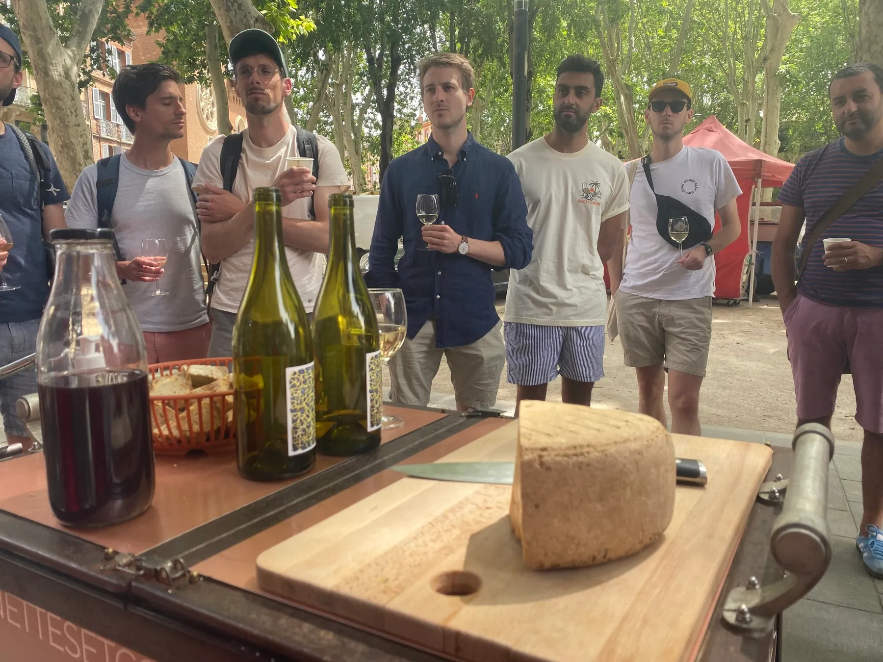 Explorez Toulouse en équipe à travers fromages, vins & patrimoine - Image n°3 - Wecandoo