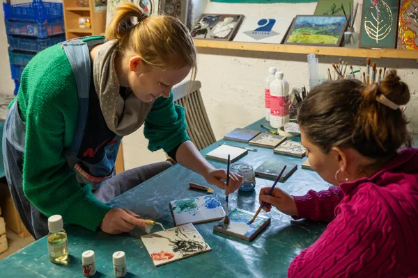 Initiez-vous à l'émaillage sur lave avec Anna - Image n°4 - Wecandoo