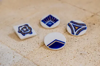 Initiez-vous au décor sur porcelaine