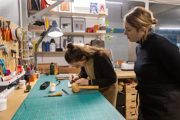 Initiez-vous à la petite maroquinerie avec Audrey - Afbeelding nr. 4 - Wecandoo