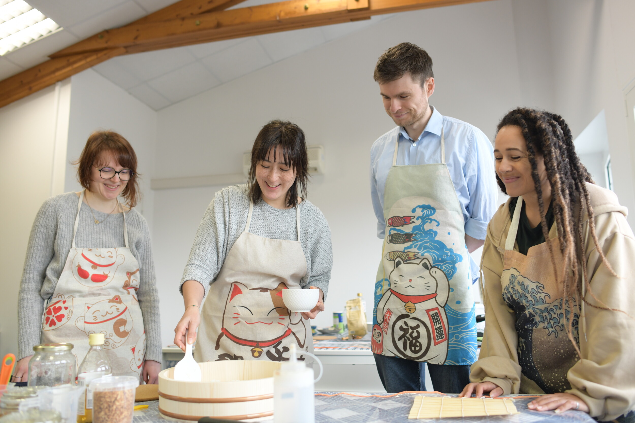 Wecandoo - Rassemblez votre équipe et cuisinez votre plateau repas japonais traditionnel avec Estelle - Image n°3