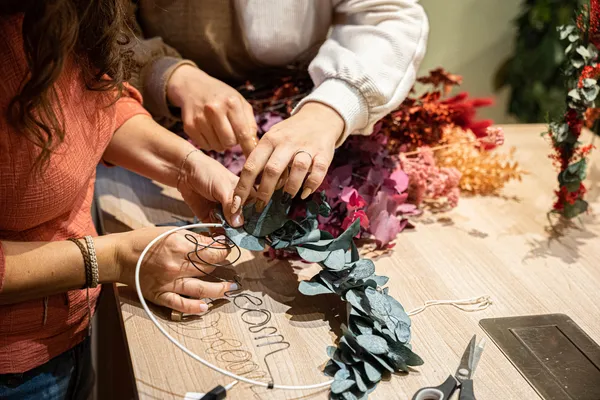 Composez votre couronne végétale avec Nelly - Image n°2 - Wecandoo