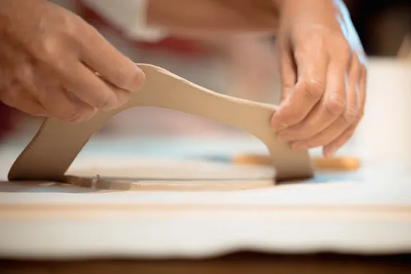 Inspirez votre équipe et modelez votre duo de mugs en prenant l'apéro avec Antoine - Image n°4 - Wecandoo