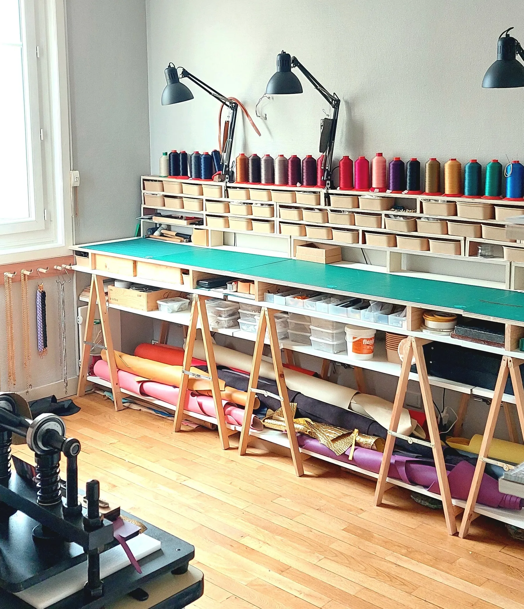 Fabriquez votre ceinture en cuir avec Hélène - Afbeelding nr. 2 - Wecandoo