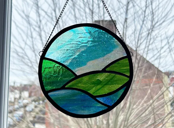 Wecandoo - Make a large stained glass wall decoration