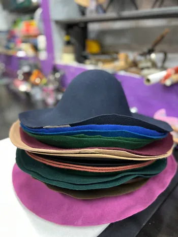 Réalisez votre chapeau sur-mesure sur un jour