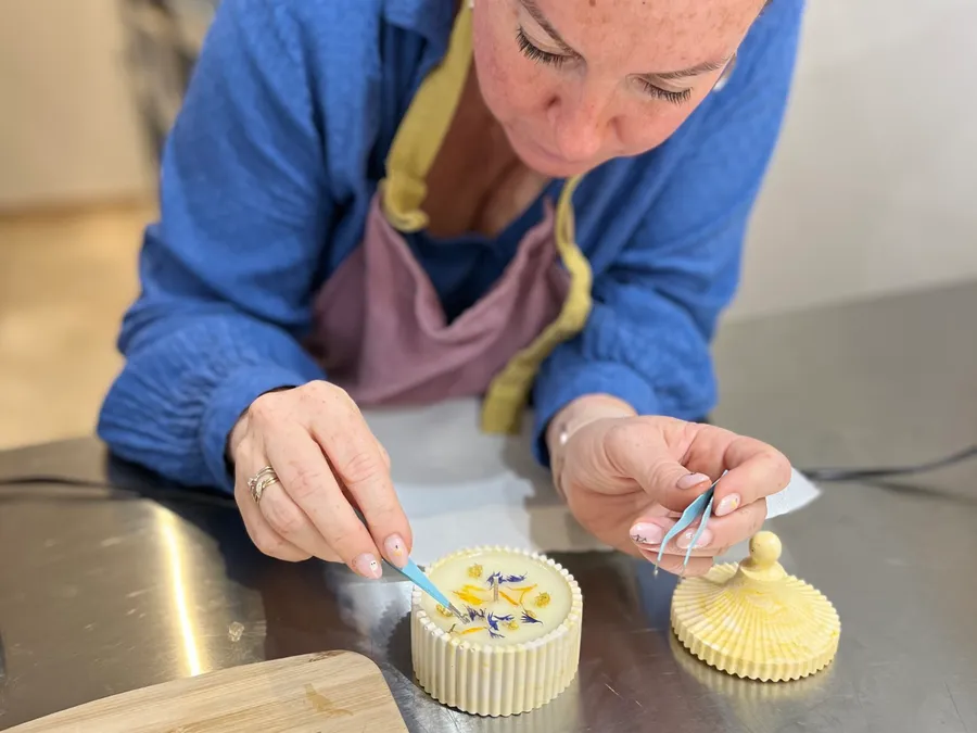 Réalisez votre bougie personnalisée avec Elsa - Image n°1 - Wecandoo