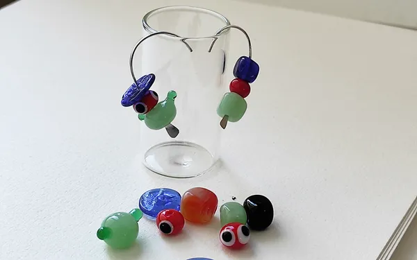 Initiez-vous au verre filé au chalumeau et à la bijouterie avec Claire - Image n°5 - Wecandoo