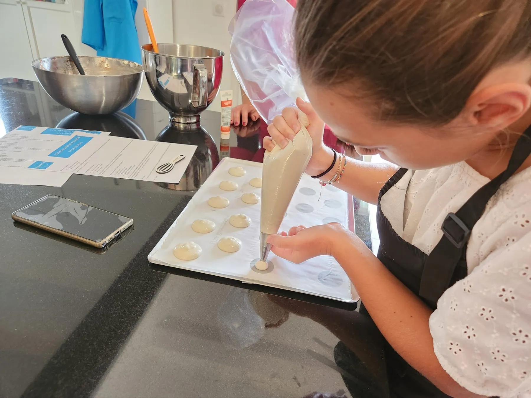 Réalisez vos macarons avec Karen - Image n°1 - Wecandoo