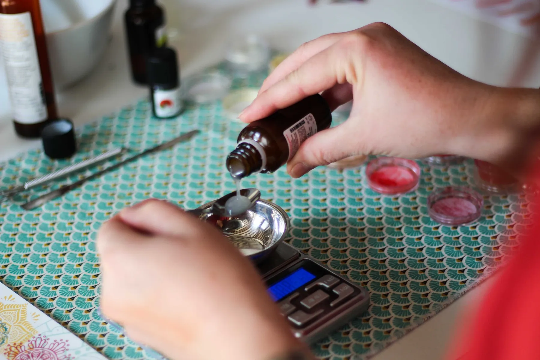 Engagez votre équipe et fabriquez vos produits ménagers et écologiques avec Bénédicte - Image n°3 - Wecandoo