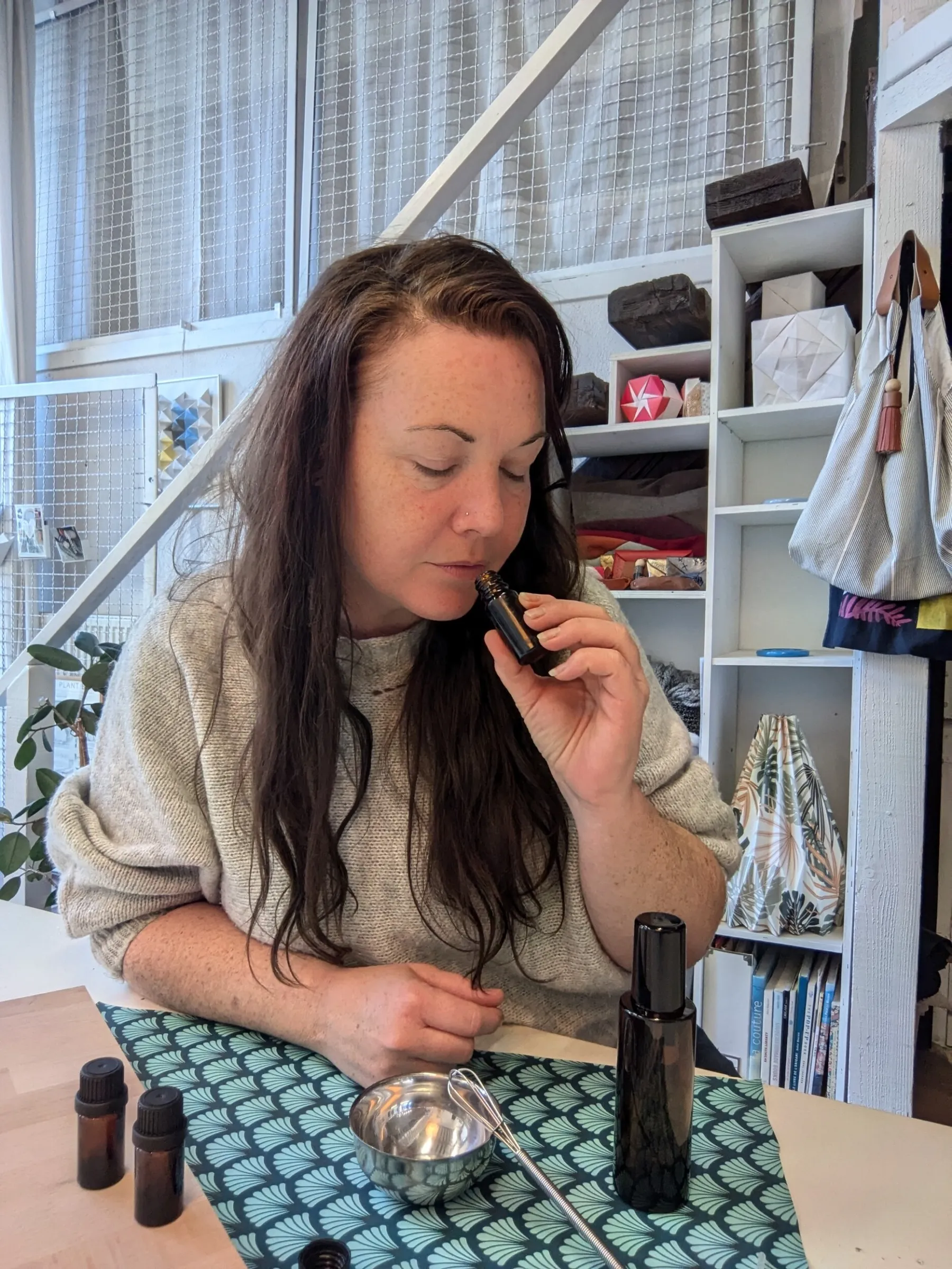 Émerveillez votre équipe et fabriquez votre parfum d'intérieur naturel avec Bénédicte - Image n°2 - Wecandoo