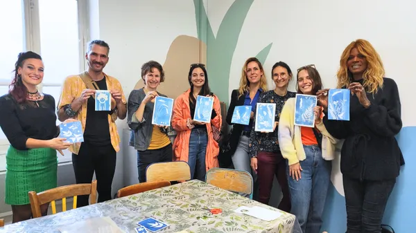 Réalisez vos impressions végétales en cyanotype avec Caroline - Image n°3 - Wecandoo