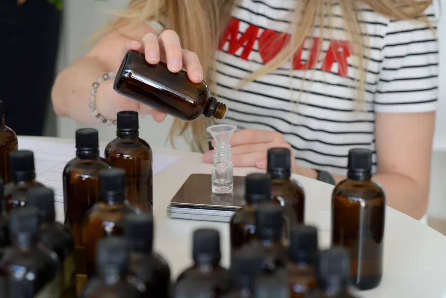 Enchantez votre équipe et créez votre parfum avec Éloïse - Afbeelding nr. 1 - Wecandoo