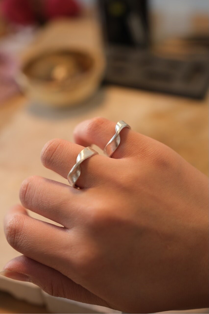 Réalisez votre bague en argent de A à Z à Paris