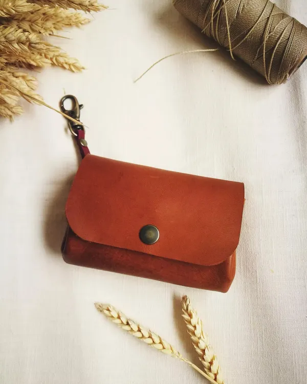 Fabriquez votre porte-monnaie en cuir upcyclé avec Marie - Image n°5 - Wecandoo