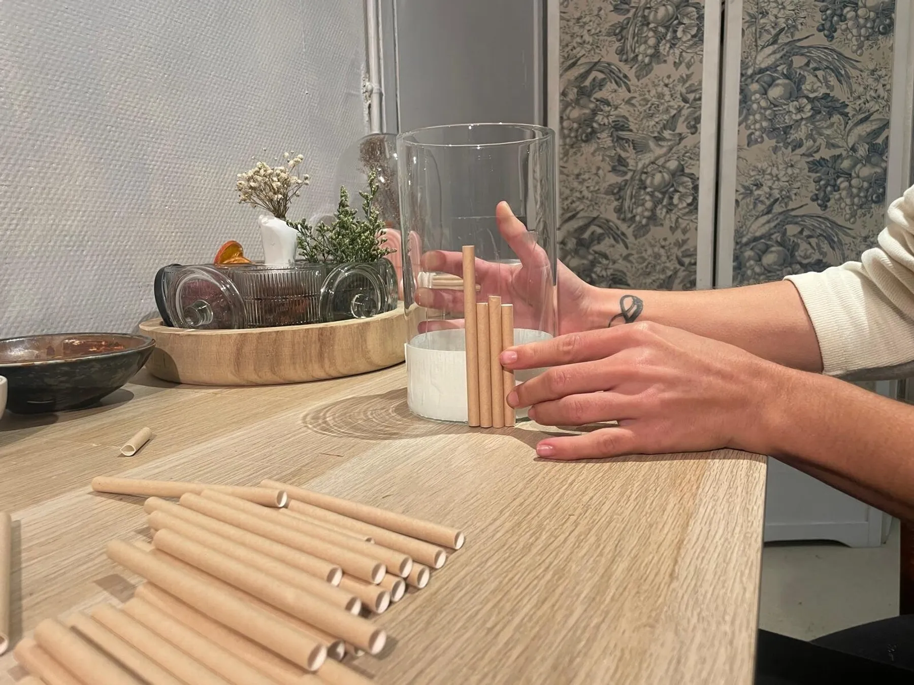 Décorez votre photophore fleuri XL avec Caroline - Image n°3 - Wecandoo