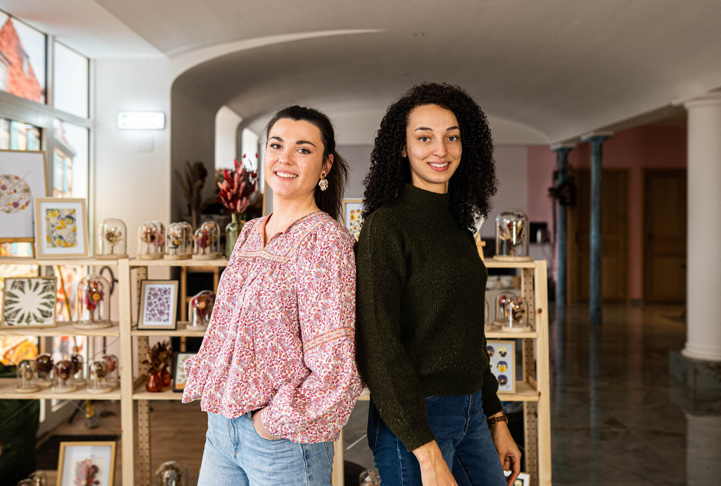 Wecandoo - Réalisez votre décoration murale en fleurs séchées avec Lauriane et Johanna - Image n°8