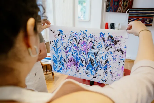 Inspire your team and create your own marbled paper artwork with Idil - Image n°4 - Wecandoo
