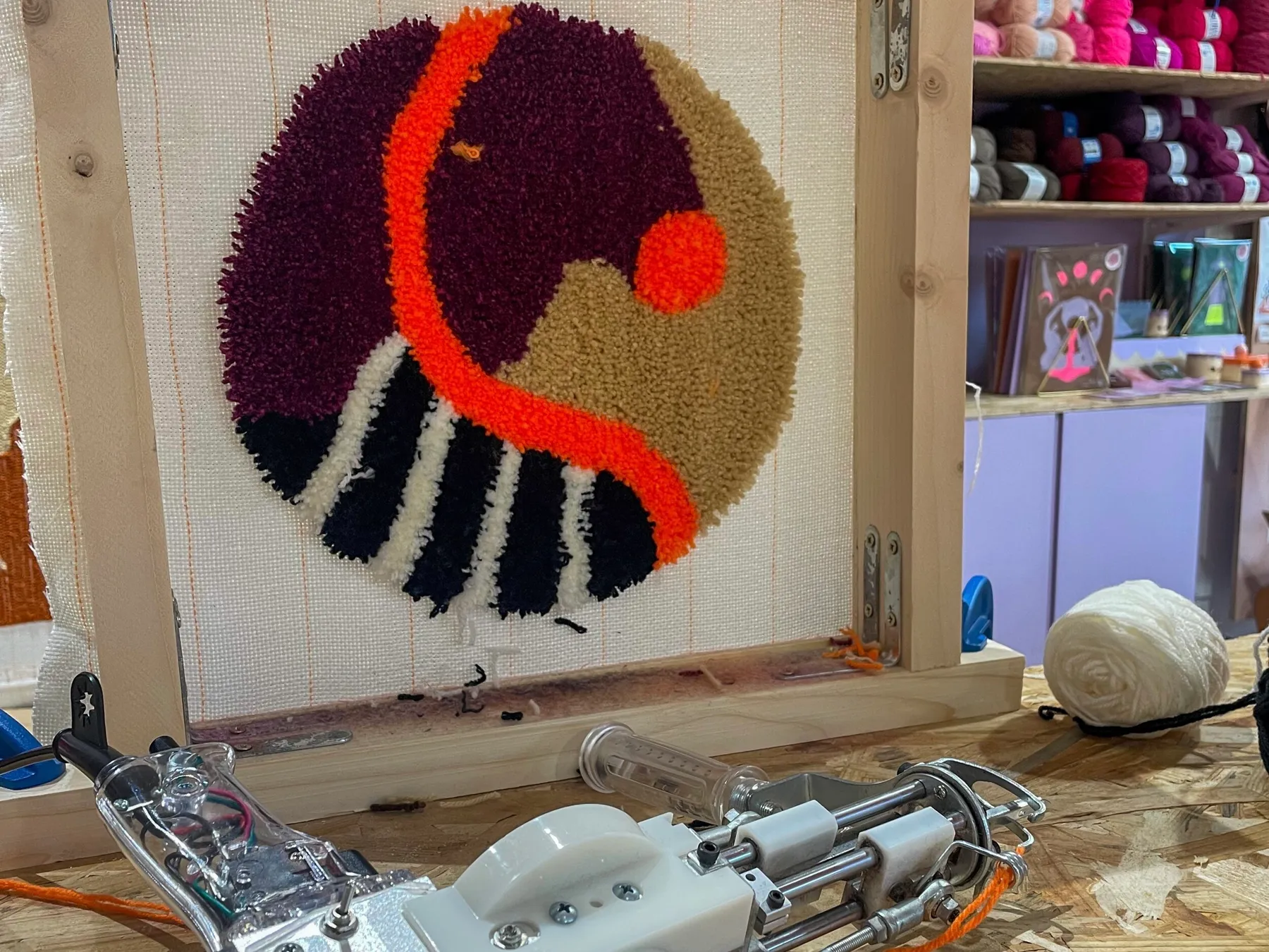 Créez votre petite décoration murale en tufting avec Anne-Laure - Image n°4 - Wecandoo